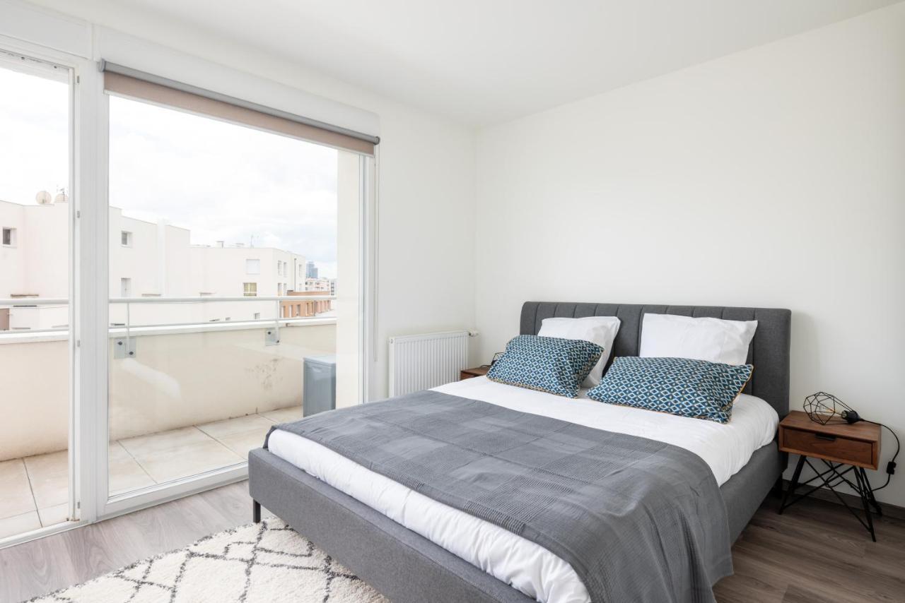 Appartement De Standing Avec Grande Terrasse Villeurbanne Bagian luar foto