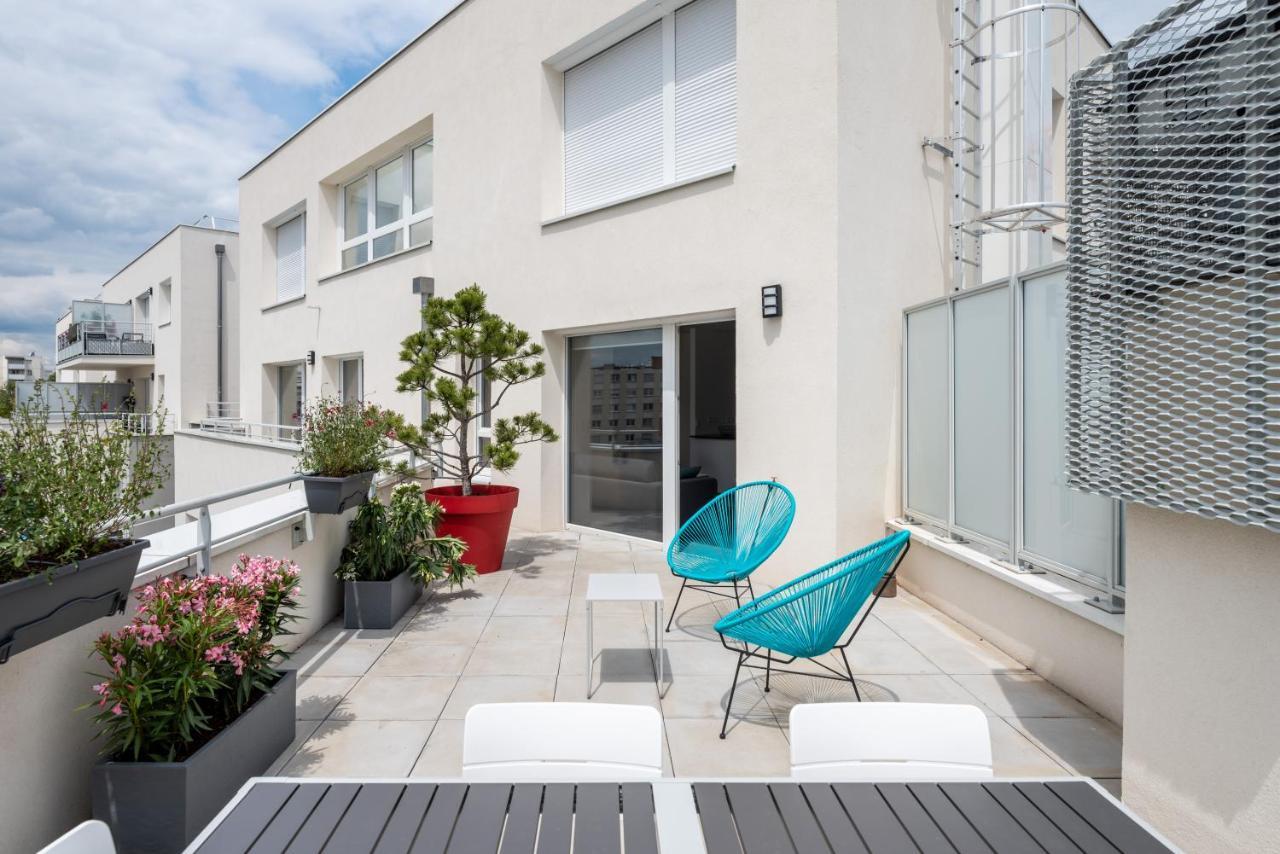 Appartement De Standing Avec Grande Terrasse Villeurbanne Bagian luar foto